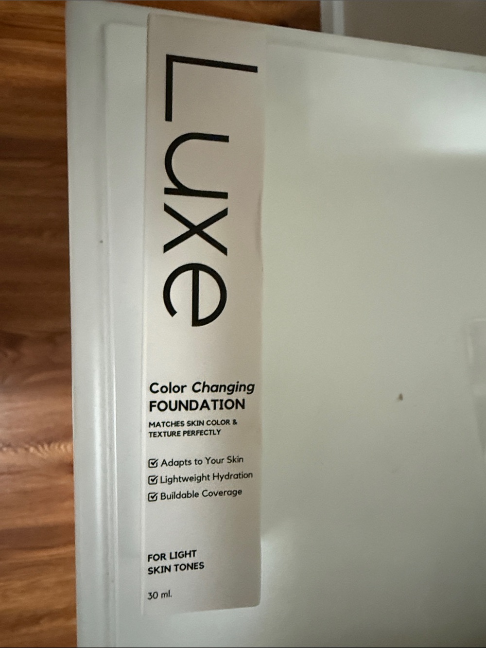 Luxe Color Changing Foundation - White & Cream Packaging